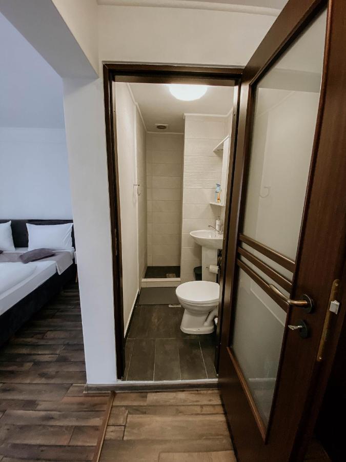 Paulaapartment&Rooms Oradea Buitenkant foto