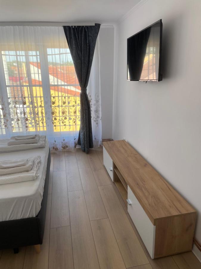 Paulaapartment&Rooms Oradea Buitenkant foto