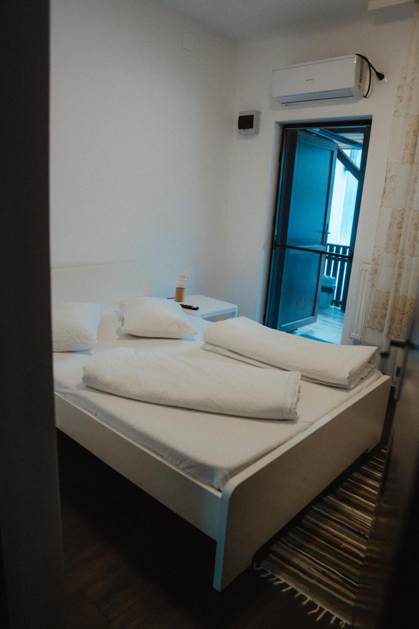 Paulaapartment&Rooms Oradea Buitenkant foto