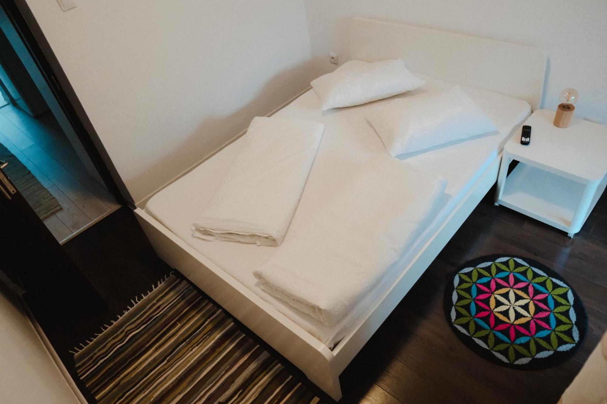 Paulaapartment&Rooms Oradea Buitenkant foto